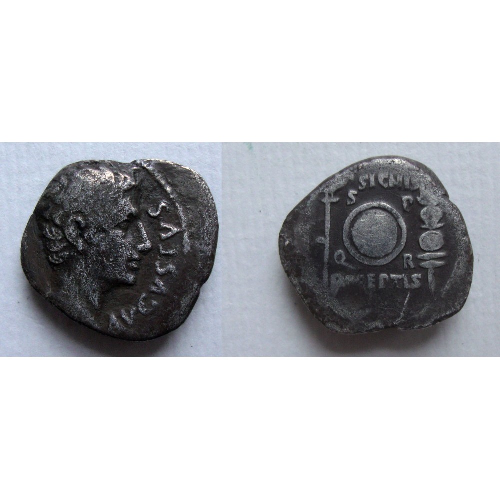 Augustus Clipeus Virtvtis en terugkeer van de legioenstandaards