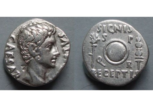 Augustus - Clipeus Virtvtis en terugkeer van de  legioenstandaards (JUL2001)