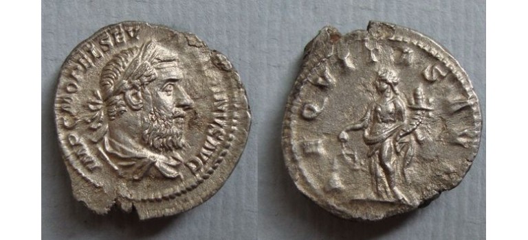 Macrinus -  AEQUITAS denarius (ME1918)