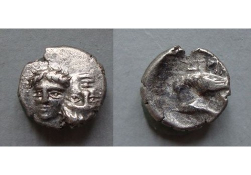 ISTROS - twee male heads (S2010)