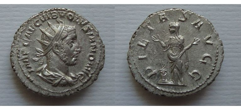 VOLUSIANUS - PIETAS AVGG schaars en Prachtig! (JUN2142)