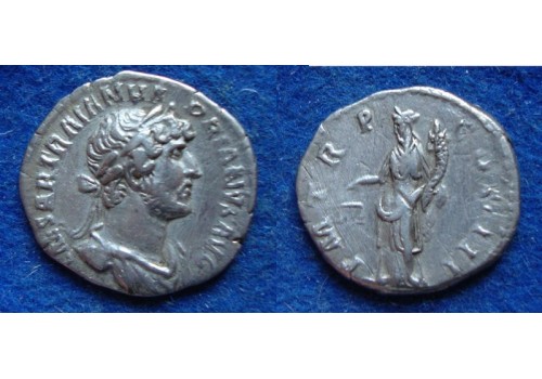 Hadrianus  -  AEQUITAS denarius mooie buste! (N1921)