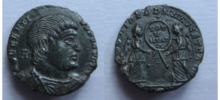 Decentius -  AE2 TRIER zeldzame legenda! (JA21179)