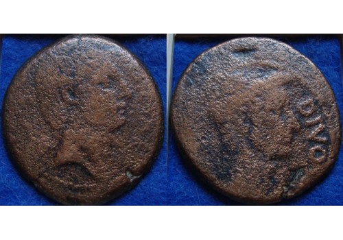 Augustus -  Met julius Caesar (N1842)