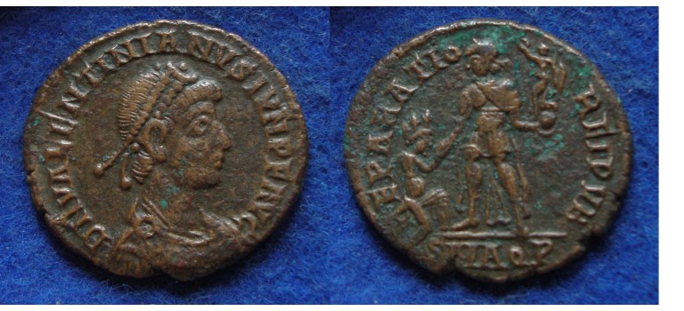 Valentinian II - kneeling female Aquileia (O1822)