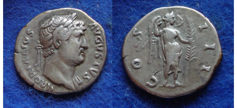 Hadrianus  - Victory denarius (JA1803)
