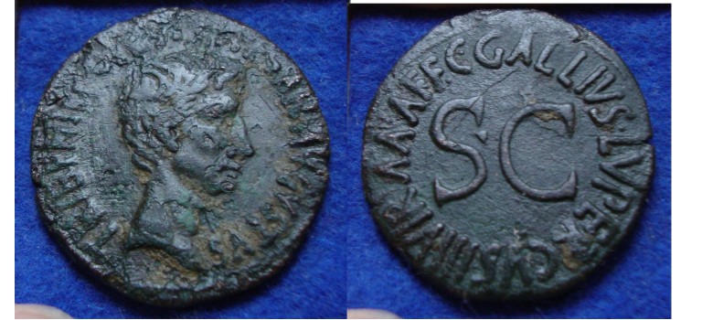 Augustus - Moneyer issue Gallius Lupercus (D1720)