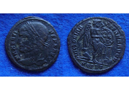 Maxentius  - VICTORIA AETERNA half follis rare  (JUL1729)