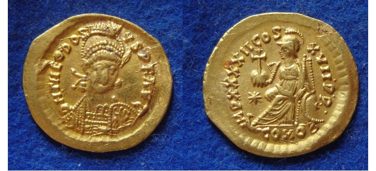 Theodosius II - SOLIDUS GOLD Constantinopolis (JUL1721)