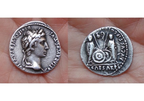 Augustus - denarius Caius en Lucius mooi portret!  (JU1607)