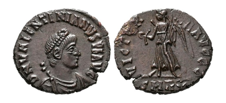 Valentinianus II - VICTORIA AVGGG Rome (AP2682)