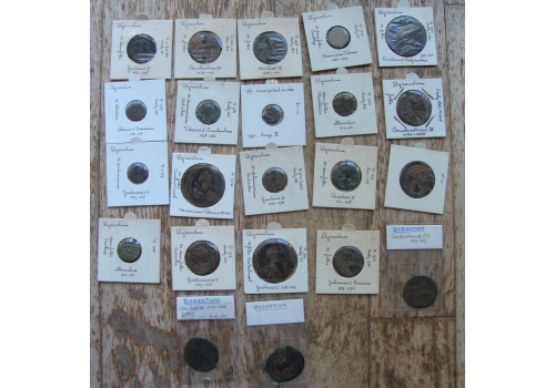 22 Byzantine coins (Au25131)