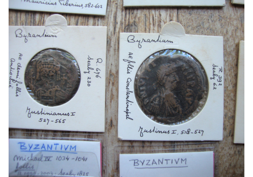 22 Byzantine coins (Au25131)