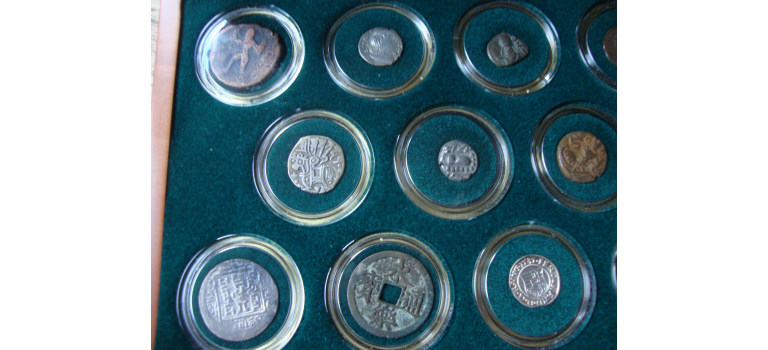 Bewaarbox muntgeschiedenis van de oudheid tot de recente geschiedenis (D2552)