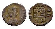 Valentinian III -  AE4 campgate rare (F2541)