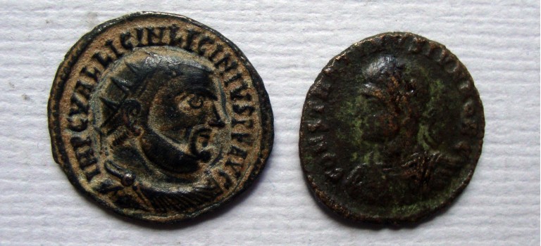 2  romeinse munten: Licinius I en Constantinus II (JUN2236)