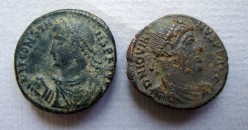 2  romeinse Folles Constantius II en Jovianus (JUN2271)