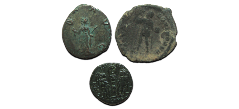 3 romeinse munten: Gallienus, Theodosius, Constantijn de Grote (JUN2502)