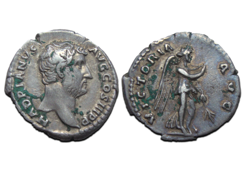 Hadrianus  - denarius Victory to the right (ME2579)