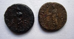 2  romeinse munten Aelius en Antoninus Pius (F22103)