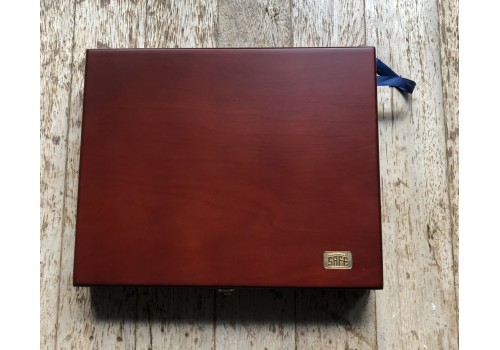 10 silver coins in wooden box (o2208)