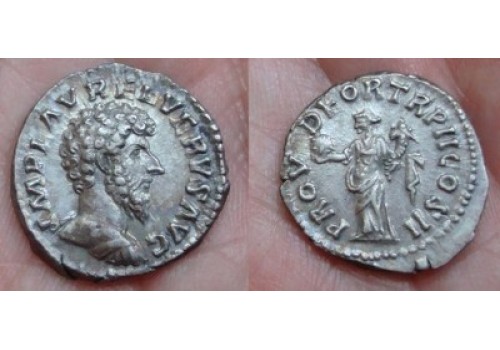 Lucius Verus - Providentia denarius niet in RIC! (A70)