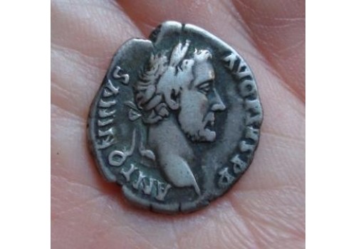 Antoninus Pius - Donder op troon! (505)