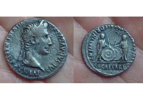 Augustus - denarius Caius en Lucius (A93)