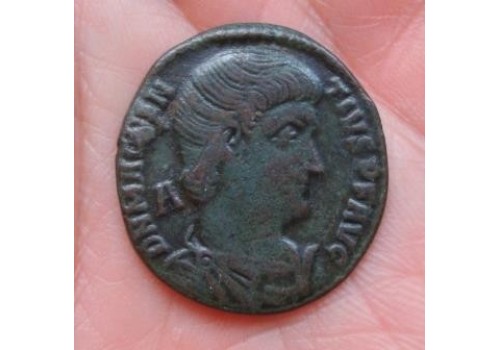 Magnentius -  AE2 GLORIA ROMANORUM ROM