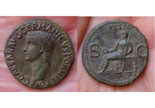 Caligula AS-  VESTA zeldzaam PRACHTIGE MUNT AAAA+++++ (634)