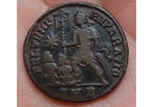 Constantius II - Fel Temp 2 barbarians Antioch scarce