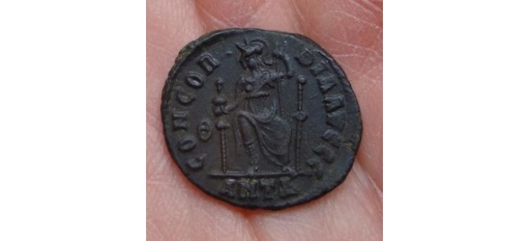 Valentinianus II - Roma op troon CONCORDIA AVGGG (818)