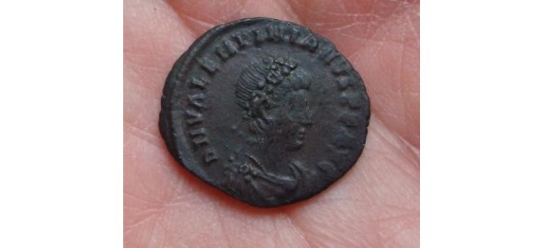 Valentinianus II - Roma op troon CONCORDIA AVGGG (818)