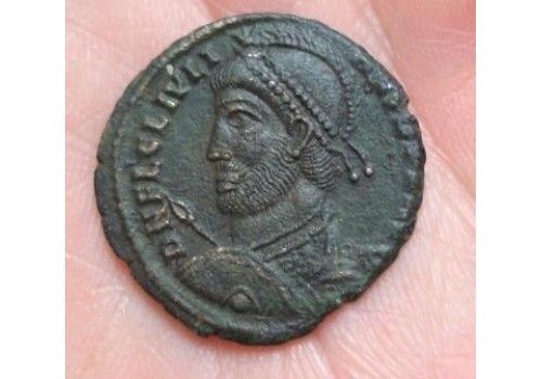 Julianus II - schild en speer! (709)