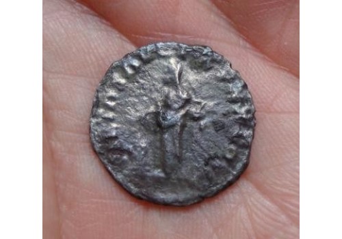 Marcus Aurelius- denarius PIETAS (721) Marcus Aurelius- denarius PIETAS (721)