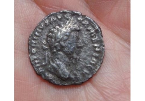 Marcus Aurelius- denarius PIETAS (721)