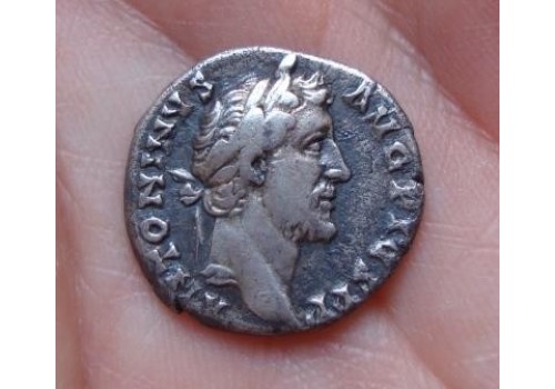 Antoninus Pius - LIBERALITAS (671)
