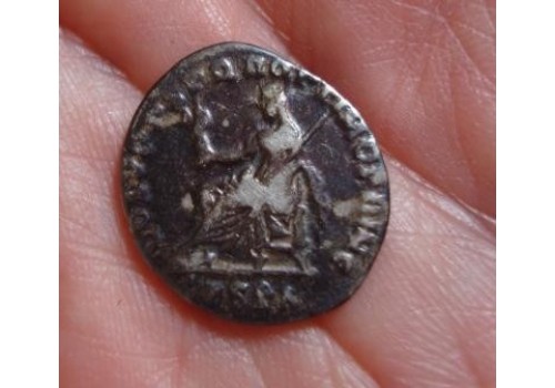 Trajanus- denarius VESTA