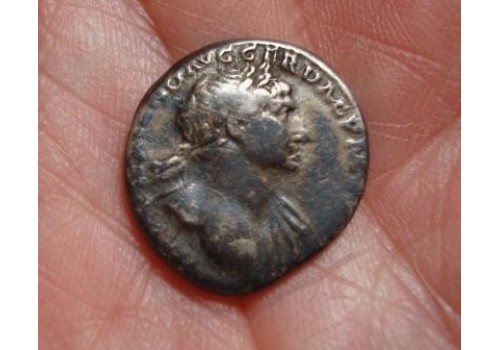 Trajanus- denarius VESTA