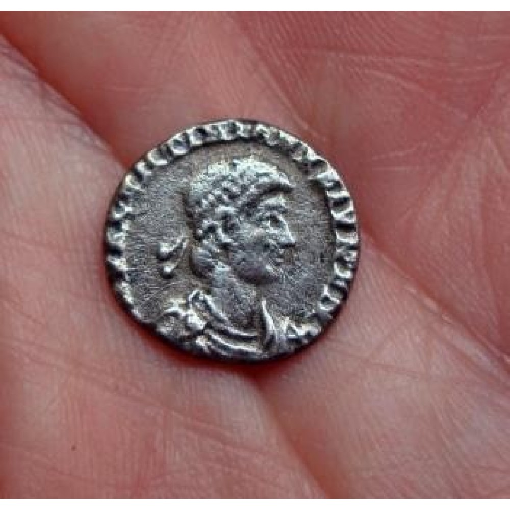 Valentinian Coin Valentinian II - SILIQUA SILVER - Victoria | RomanCoinShop.com
