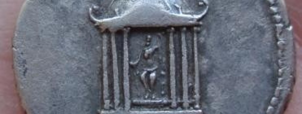 De eeuwige tempel van Vesta op Romeinse munten