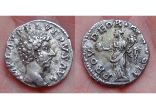 Lucius Verus - Providentia  deor (JA1608)