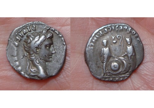 Augustus - denarius Caius en Lucius (AU1628)